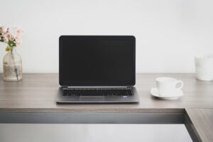 在宅でプログラミング学習を始めるには何から手を付ければいい？