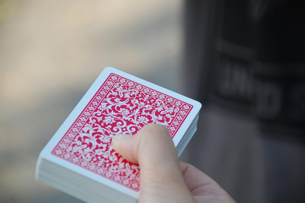 カードローンの見直しは主婦にとって必要？口コミからわかる実態とは？